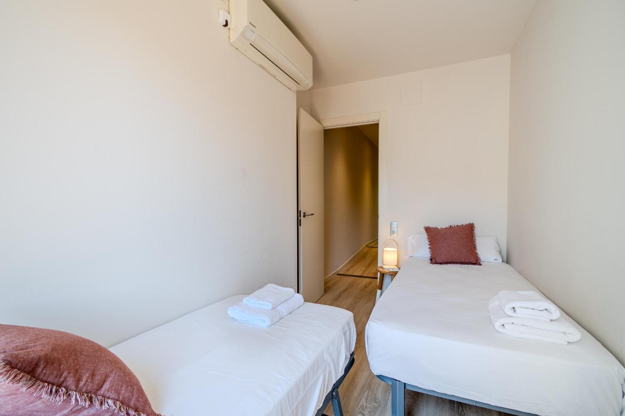 Flateli -Placa Catalunya 3-1 Girona Exterior photo